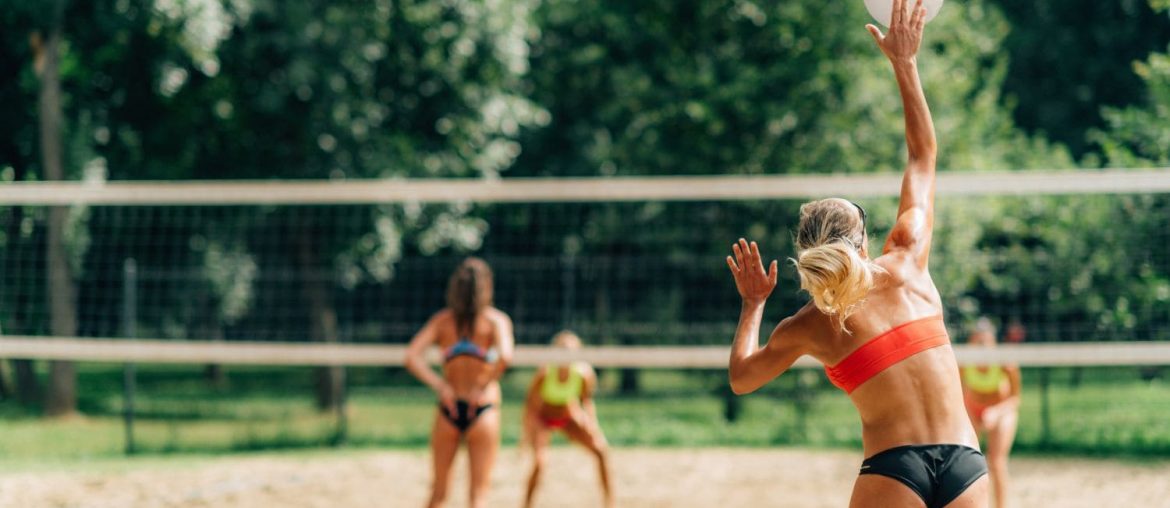 Sommer, Sonne, Strand: Beachvolleyball als Sommerhobby